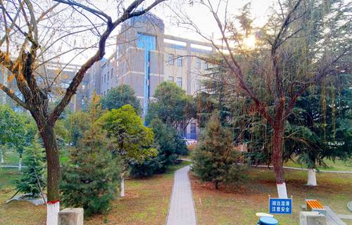 武汉第二轻工业学校2022年收费详情
